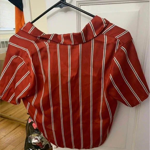 FOREVER 21 STRIPED BUTTON UP CROP TOP - Picture 2 of 3